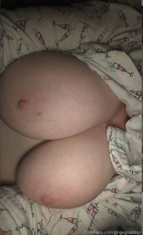 Nagie wyciekłe zdjęcie OnlyFans od Gingegoddess
