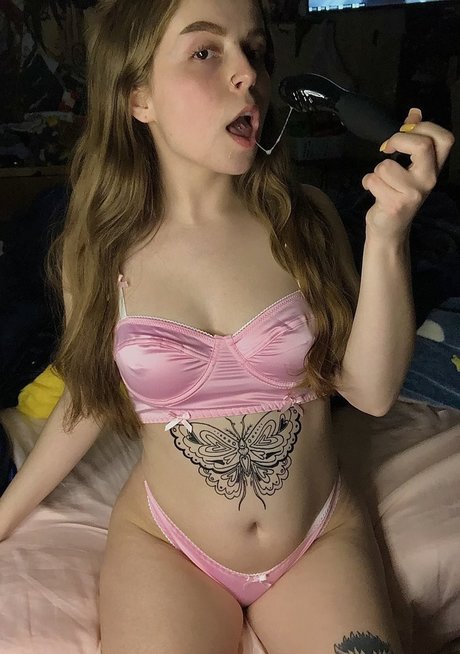 Nagie wyciekłe zdjęcie OnlyFans od Beebuzz