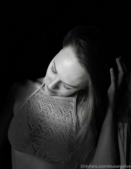Nagie wyciekłe zdjęcie OnlyFans od Blueangelive