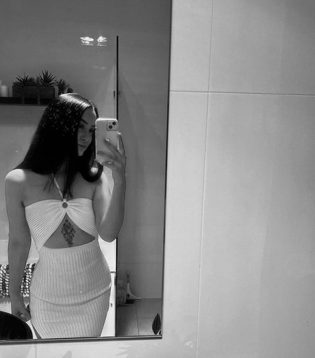 Nagie wyciekłe zdjęcie OnlyFans od Elouisemayy