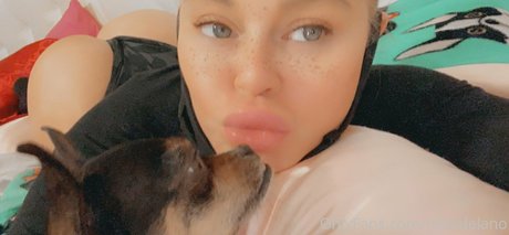 Nagie wyciekłe zdjęcie OnlyFans od Nikkidelano