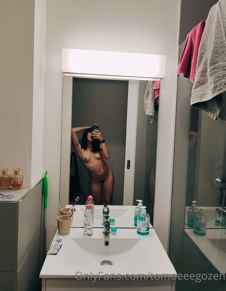 Nagie wyciekłe zdjęcie OnlyFans od Tomoeeegozen