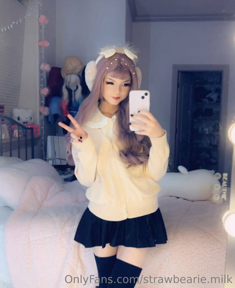 Nagie wyciekłe zdjęcie OnlyFans od Strawbeariemilk