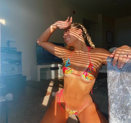 Nagie wyciekłe zdjęcie OnlyFans od Kamryn Bedore