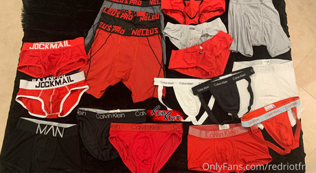 Nagie wyciekłe zdjęcie OnlyFans od Redriotfree