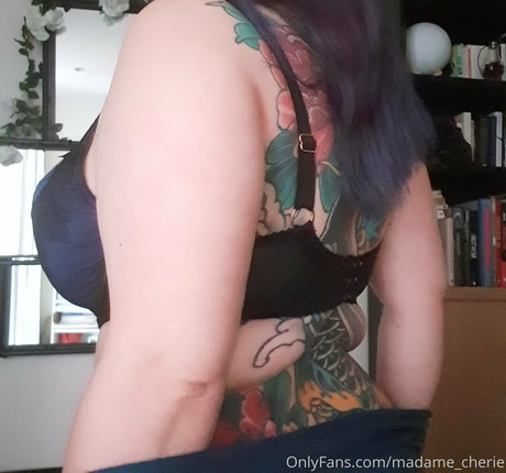 Nagie wyciekłe zdjęcie OnlyFans od Madamecherie