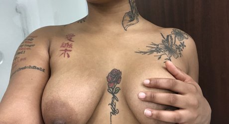 Nagie wyciekłe zdjęcie OnlyFans od Tay1our
