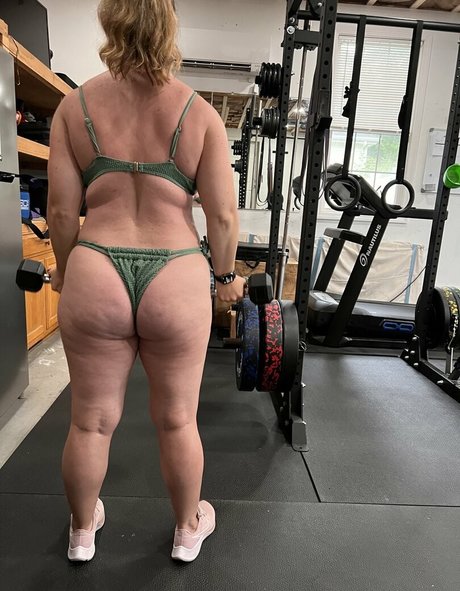 Nagie wyciekłe zdjęcie OnlyFans od Wifeydoingthingz