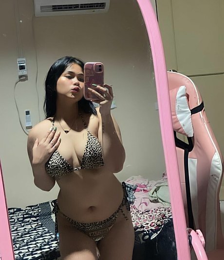 Nagie wyciekłe zdjęcie OnlyFans od Emie Jean Ubanan