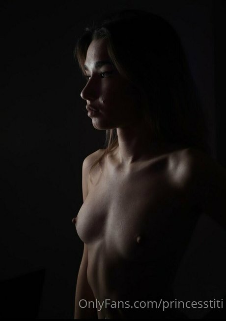 Nagie wyciekłe zdjęcie OnlyFans od Taytayhein