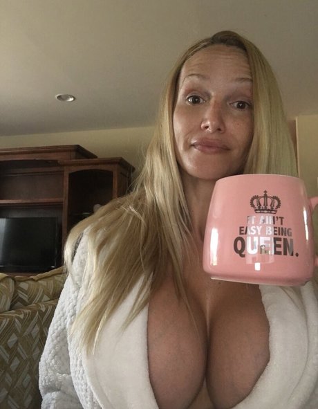 Nagie wyciekłe zdjęcie OnlyFans od Billi Bardot