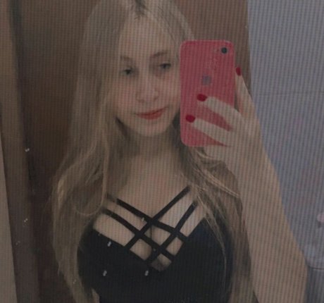 Nagie wyciekłe zdjęcie OnlyFans od Giihalbino