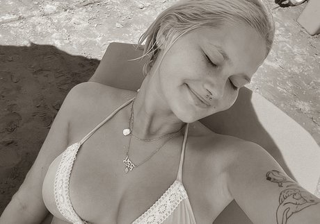 Nagie wyciekłe zdjęcie OnlyFans od Nikaromm
