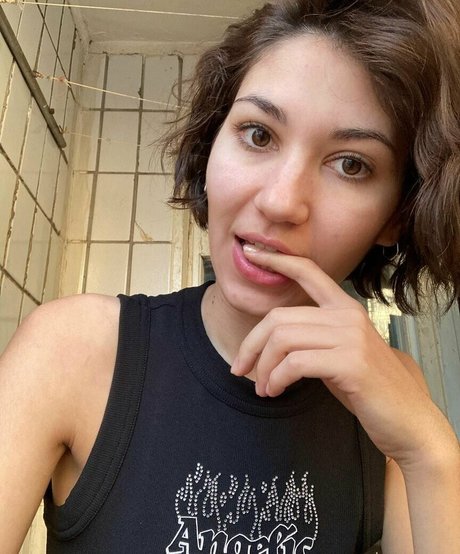 Adorable Dina