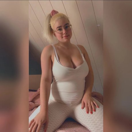Nagie wyciekłe zdjęcie OnlyFans od Sina