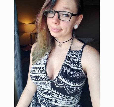 Nagie wyciekłe zdjęcie OnlyFans od Gabby Swears