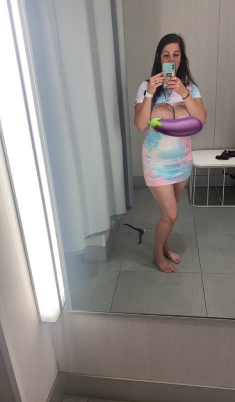 Nagie wyciekłe zdjęcie OnlyFans od Tittyqueen77