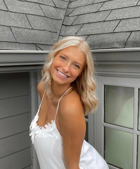 Nagie wyciekłe zdjęcie OnlyFans od Ainsley Weaver