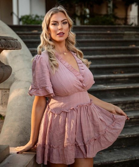 Nagie wyciekłe zdjęcie OnlyFans od Annaliese Gann