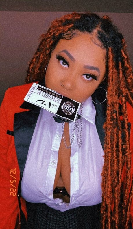 Nagie wyciekłe zdjęcie OnlyFans od Queeen Savage