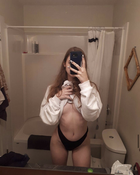Nagie wyciekłe zdjęcie OnlyFans od Alildore