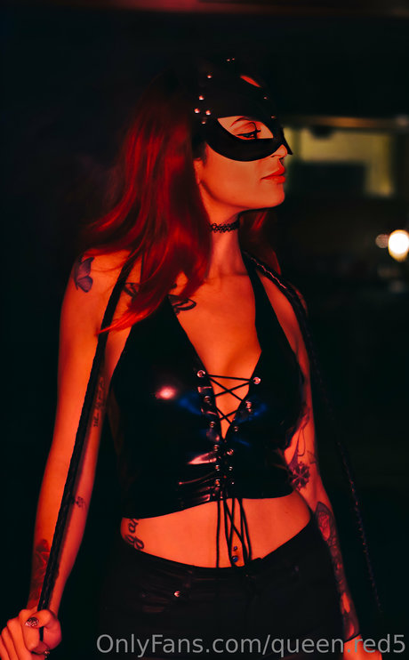 Queen Red