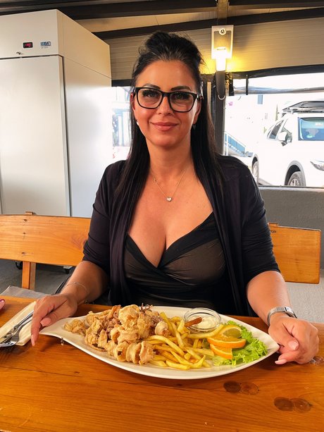 Nagie wyciekłe zdjęcie OnlyFans od Desyra Noir