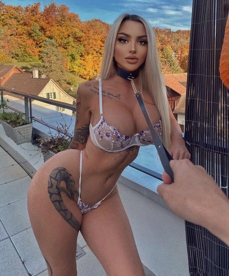 Nagie wyciekłe zdjęcie OnlyFans od Celine Centino
