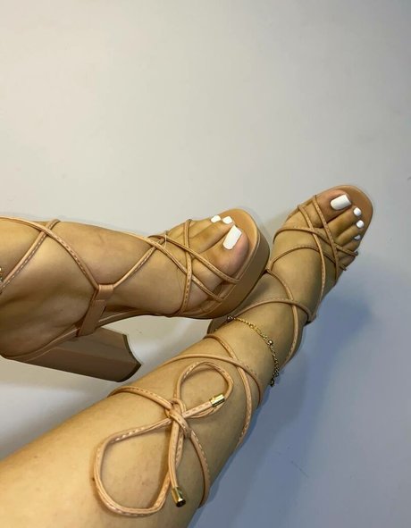 Adri Feet