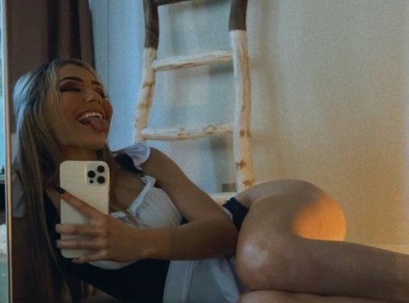 Nagie wyciekłe zdjęcie OnlyFans od Oliviamaebae