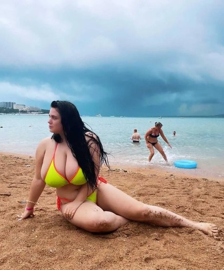 Nagie wyciekłe zdjęcie OnlyFans od Lenochka