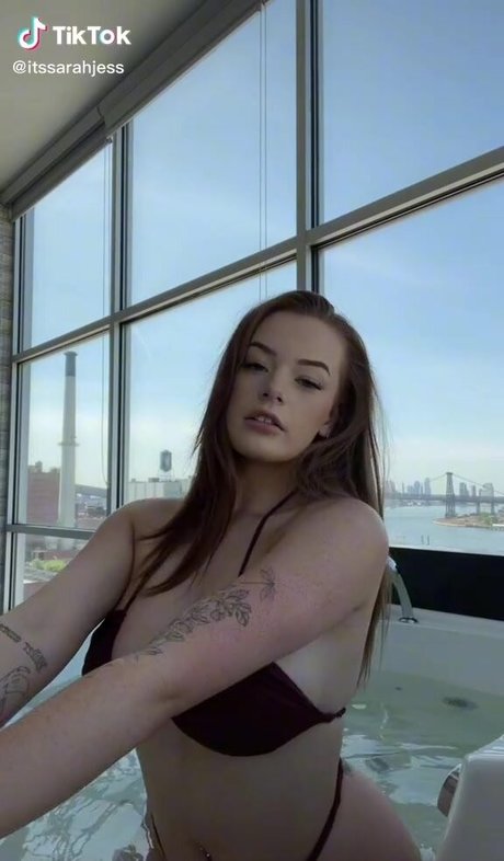 Nagie wyciekłe zdjęcie OnlyFans od Sarah Jess Barton