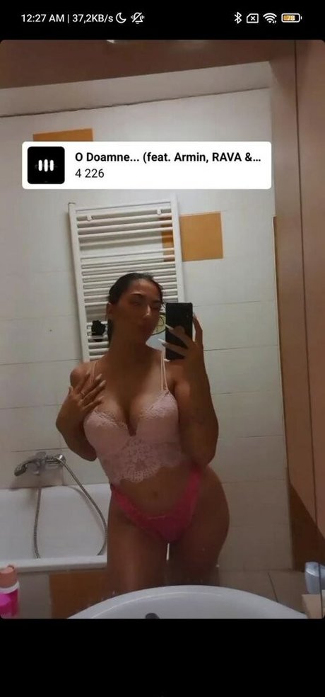 Nagie wyciekłe zdjęcie OnlyFans od Cristinutza18