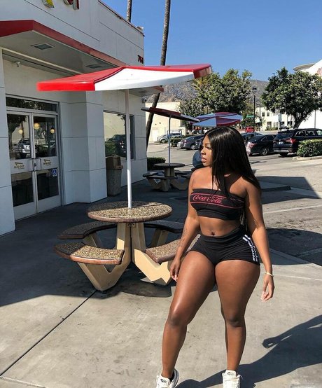 Nagie wyciekłe zdjęcie OnlyFans od Alana Walters