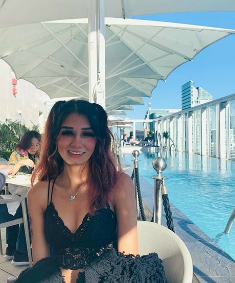 Nagie wyciekłe zdjęcie OnlyFans od Bhavika Shah