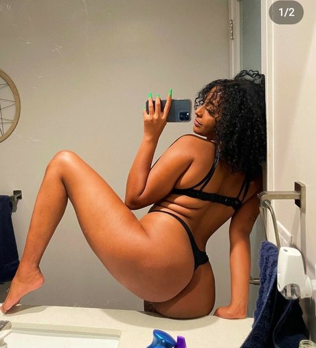 Nagie wyciekłe zdjęcie OnlyFans od Saturnswrld