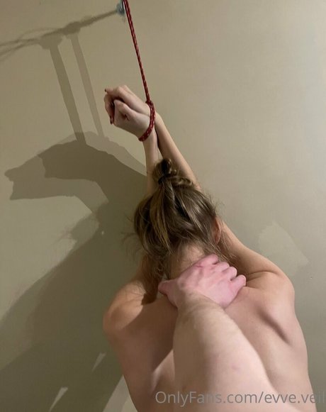 Nagie wyciekłe zdjęcie OnlyFans od Evve Veil