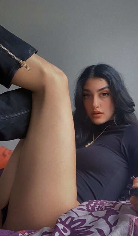 Ariakhan00