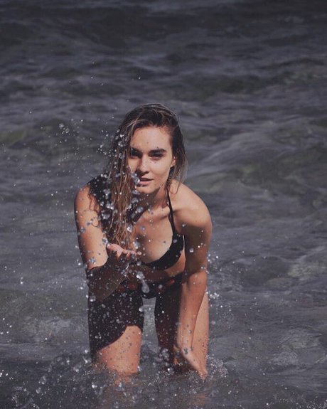 Nagie wyciekłe zdjęcie OnlyFans od Elena Berri