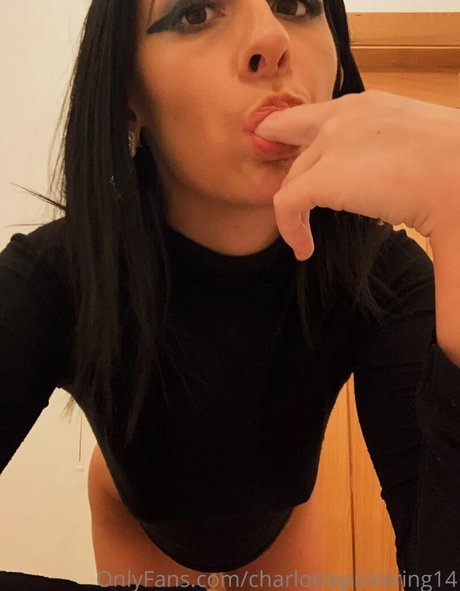 Nagie wyciekłe zdjęcie OnlyFans od Charlotte Pickering