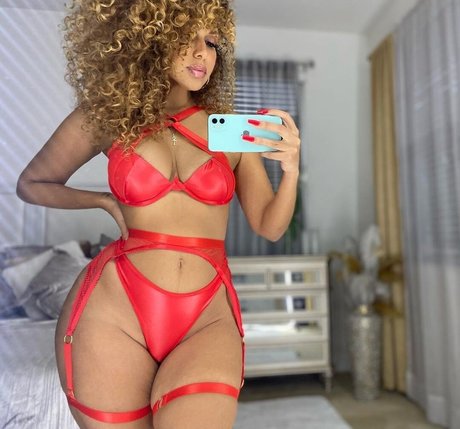 Nagie wyciekłe zdjęcie OnlyFans od Aisha Thalia