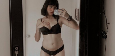 Nagie wyciekłe zdjęcie OnlyFans od Ramonalothbrok