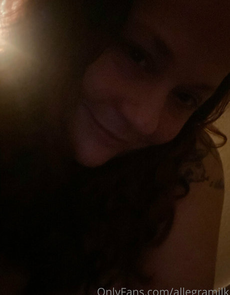 Nagie wyciekłe zdjęcie OnlyFans od Allegramilk
