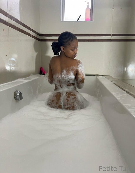 Nagie wyciekłe zdjęcie OnlyFans od Petitetumi