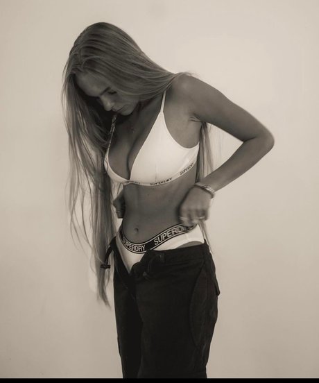 Nagie wyciekłe zdjęcie OnlyFans od Lies Zhara