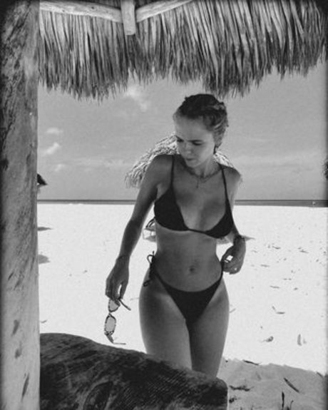 Nagie wyciekłe zdjęcie OnlyFans od Lies Zhara