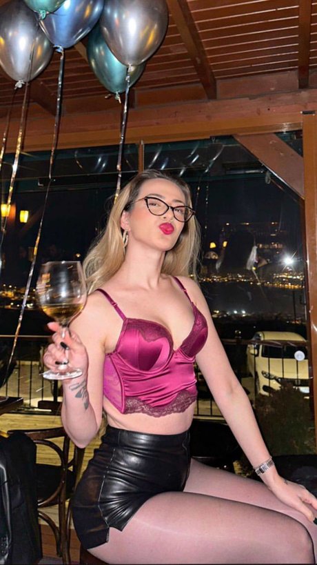 Nagie wyciekłe zdjęcie OnlyFans od Oznur Guven