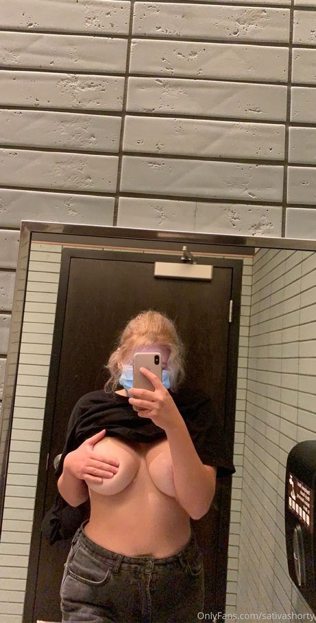 Nagie wyciekłe zdjęcie OnlyFans od Sativashortie