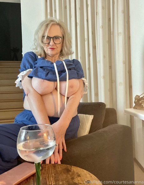 Nagie wyciekłe zdjęcie OnlyFans od Courtesananna