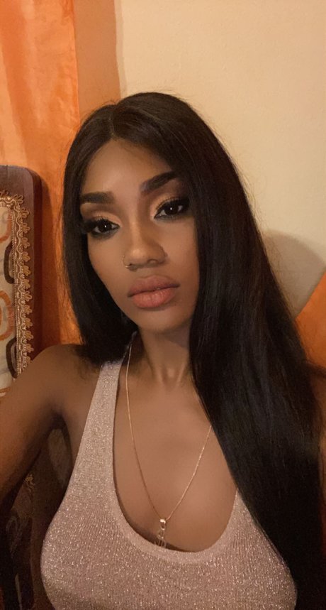 Nagie wyciekłe zdjęcie OnlyFans od Caramelitooo